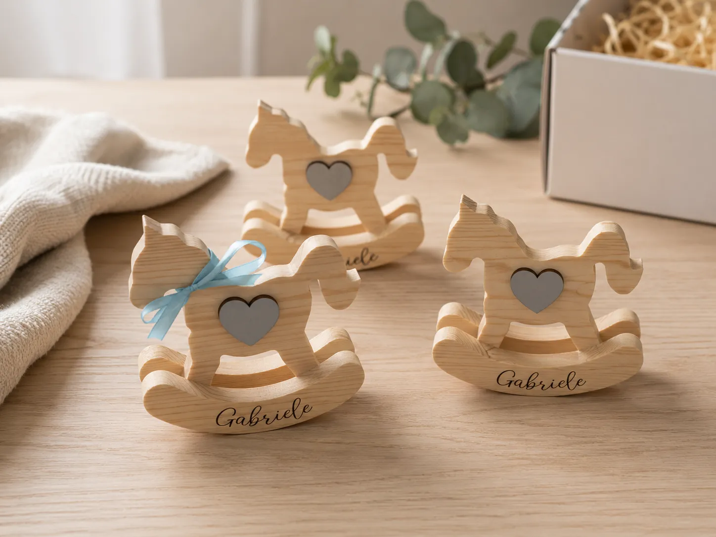 Cavallini in legno personalizzati con nome inciso